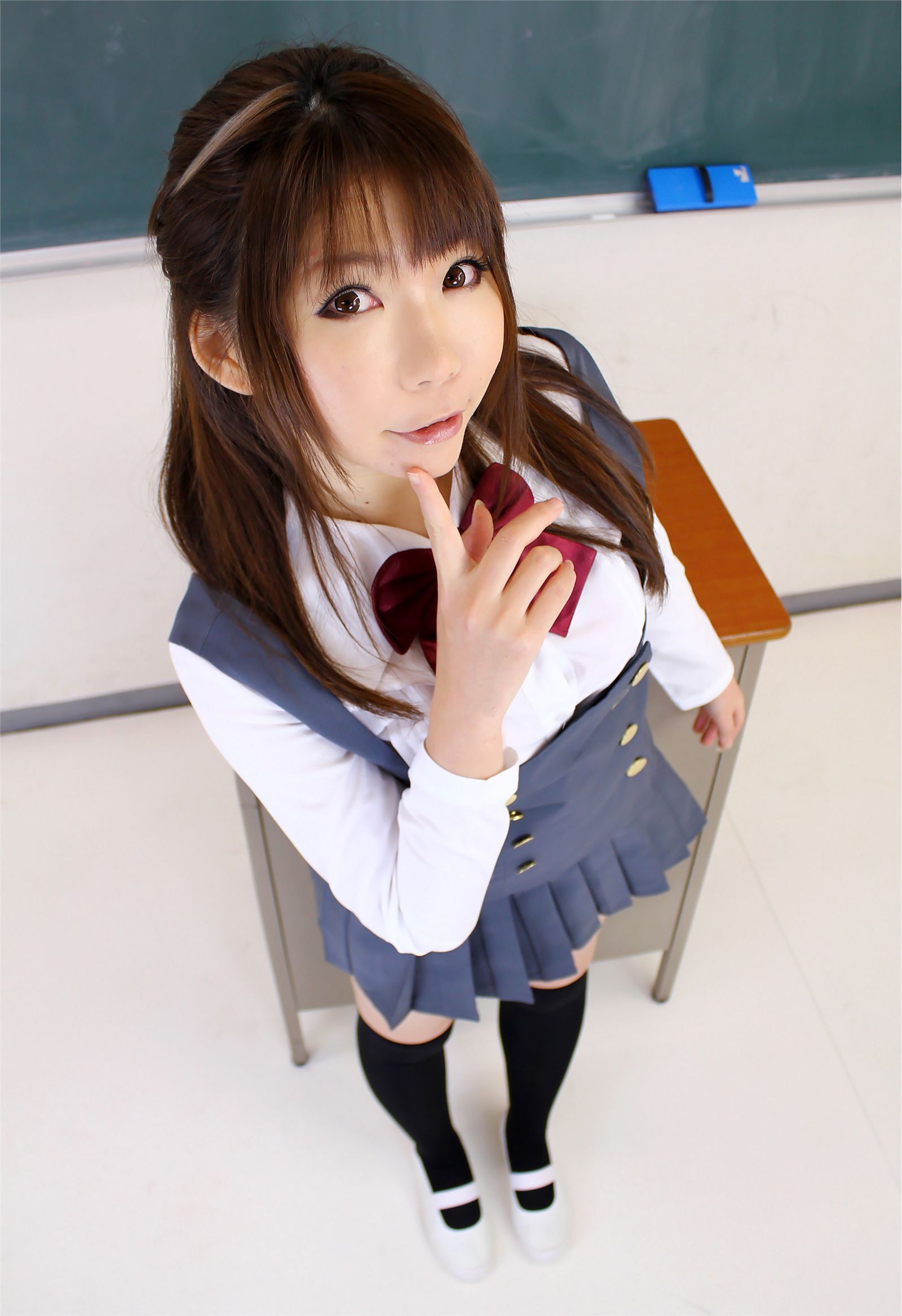 [Cosplay] 2013.04.05 Awesome Brunette and Blonde School Girl Cosplay